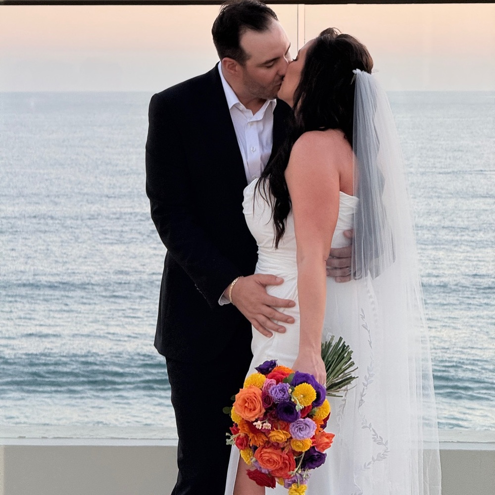 Custom Veil with Leaf Lace Detail